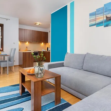 4 Pory Roku By Renters Apartment *