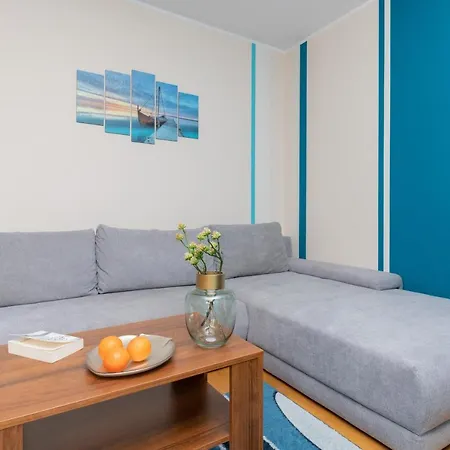 4 Pory Roku By Renters *