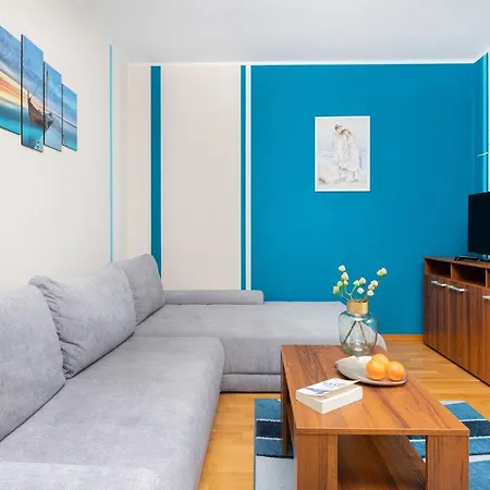 4 Pory Roku By Renters Apartment *