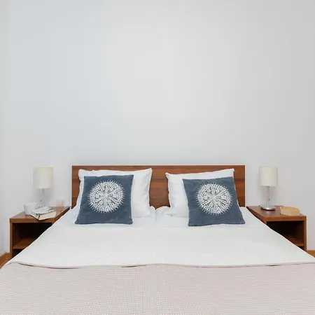 4 Pory Roku By Renters Apartment *