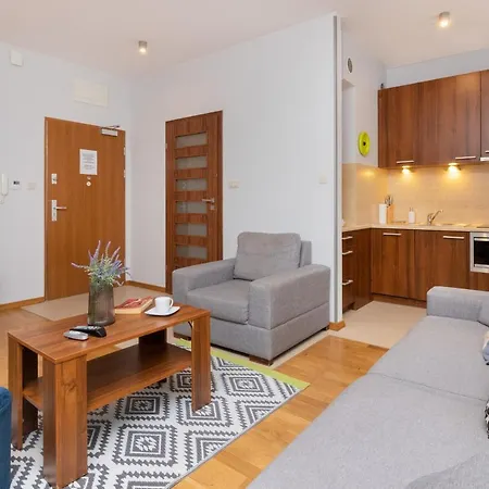 4 Pory Roku By Renters *